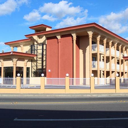 Super 8 By Wyndham Vallejo/Napa Valley Exterior photo