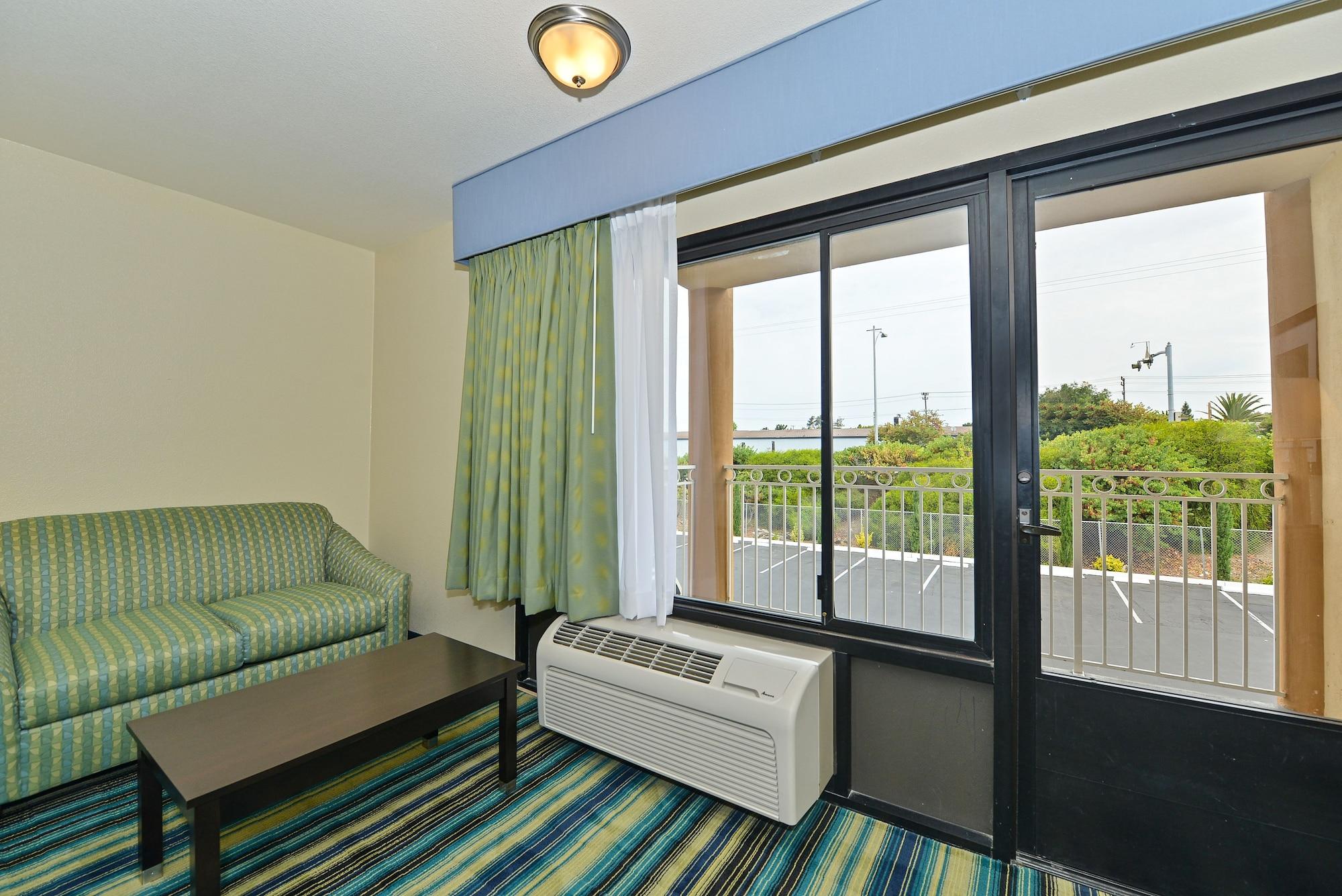 Super 8 By Wyndham Vallejo/Napa Valley Exterior photo
