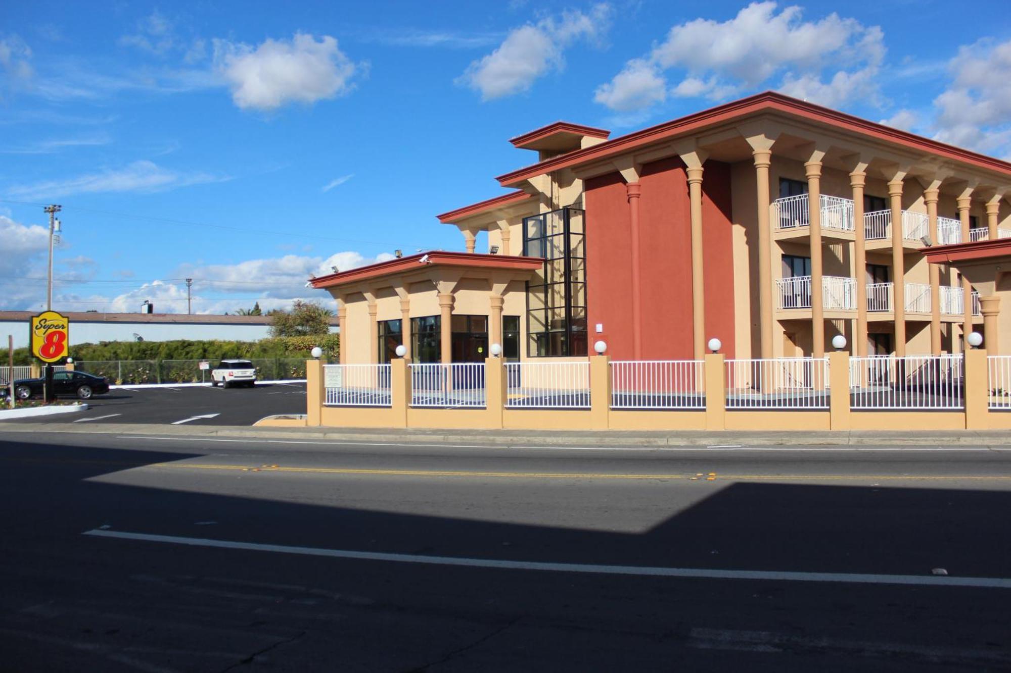 Super 8 By Wyndham Vallejo/Napa Valley Exterior photo