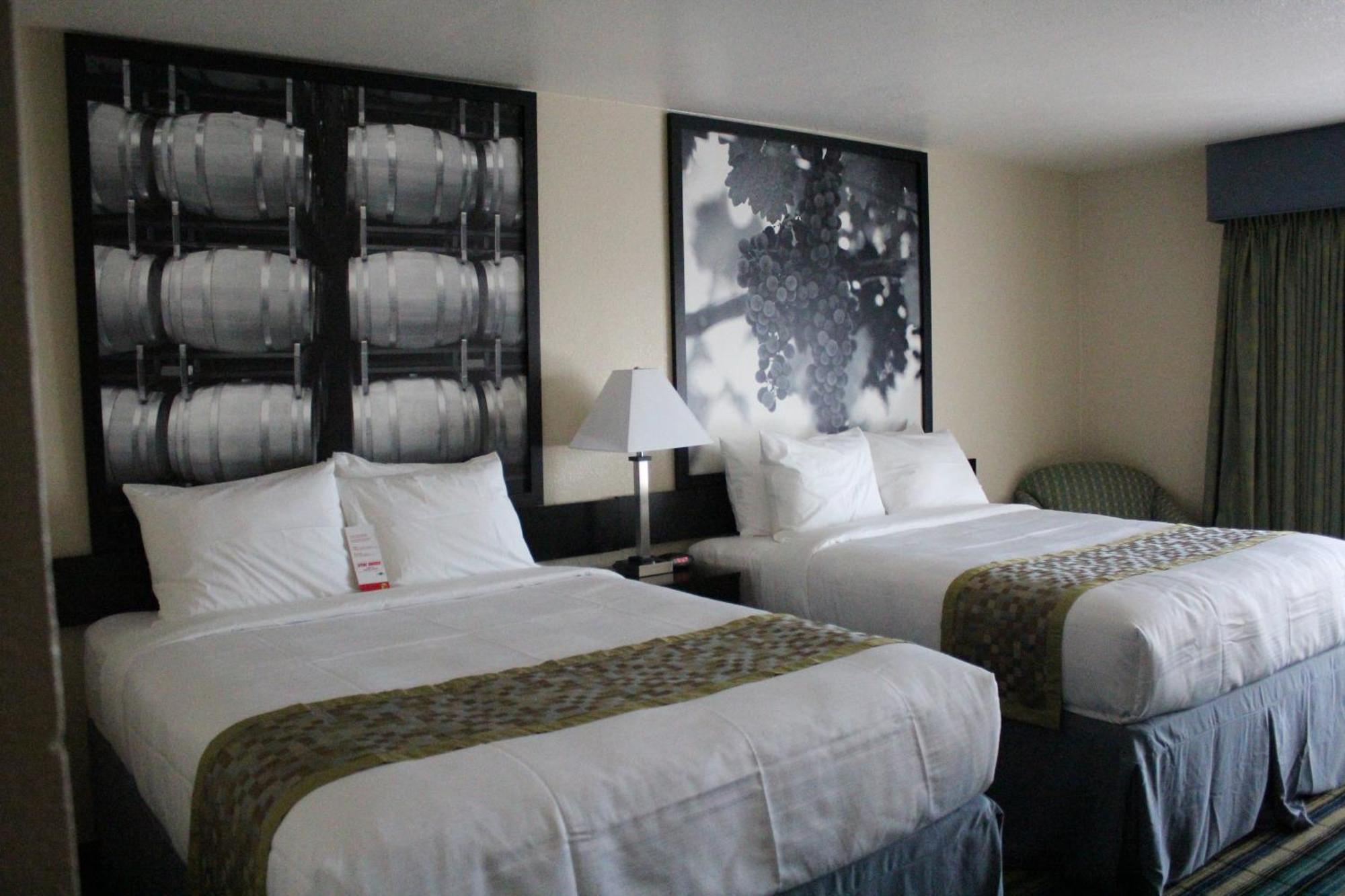Super 8 By Wyndham Vallejo/Napa Valley Exterior photo